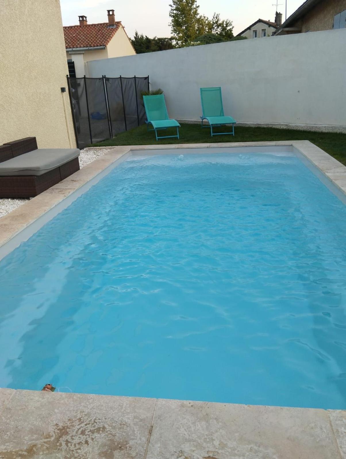 Villa J Et V Bedarrides Luaran gambar